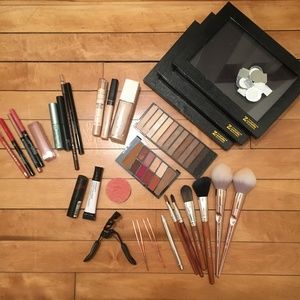 Lot of Makeup including THREE JUMBO Z-PALETTES!